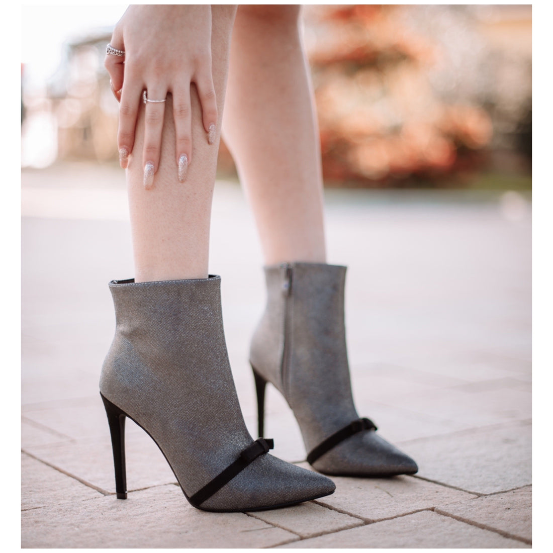 Stivaletto Glitter con fiocchetto - R.a. Boutique 