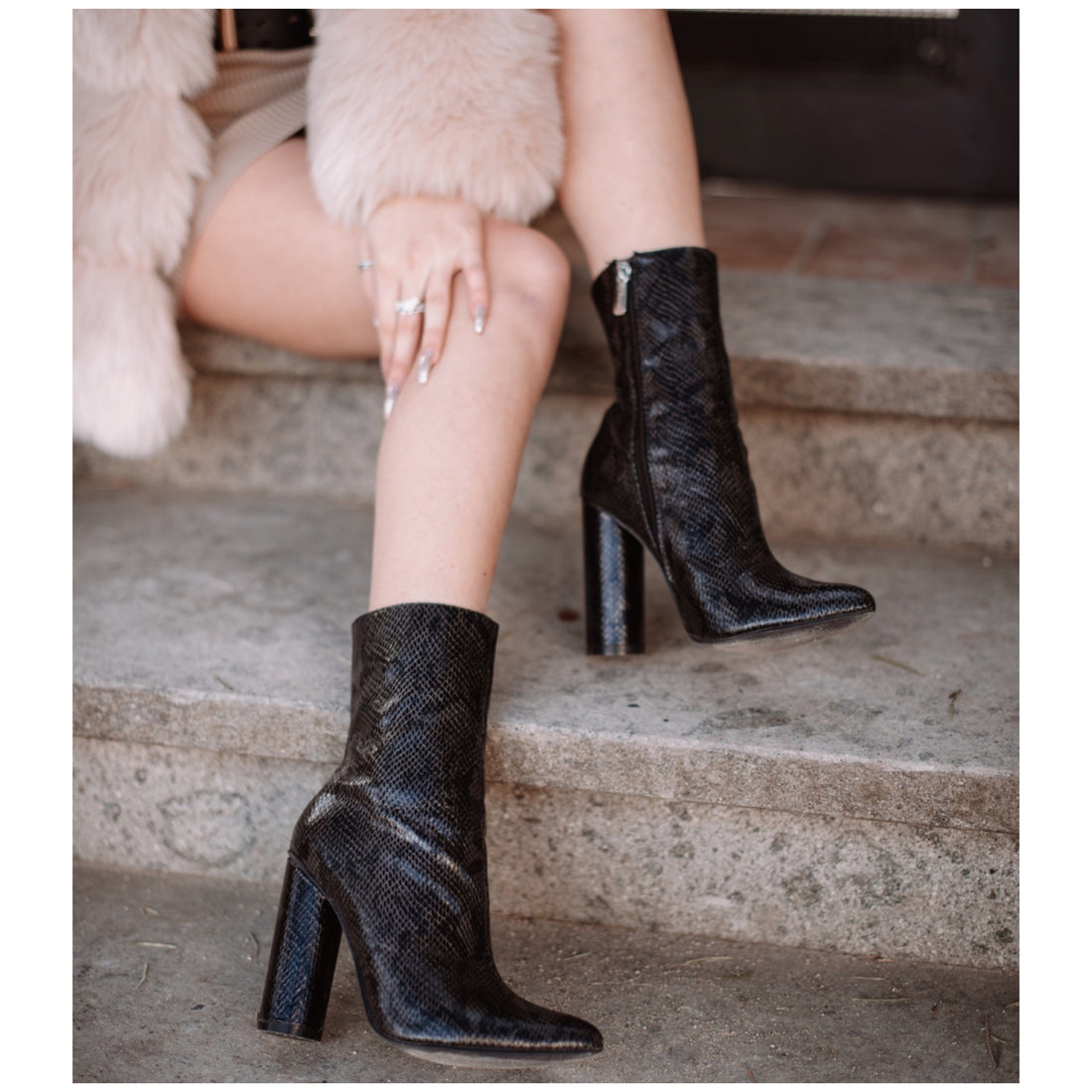 Stivaletto pitonato scuro - R.a. Boutique 