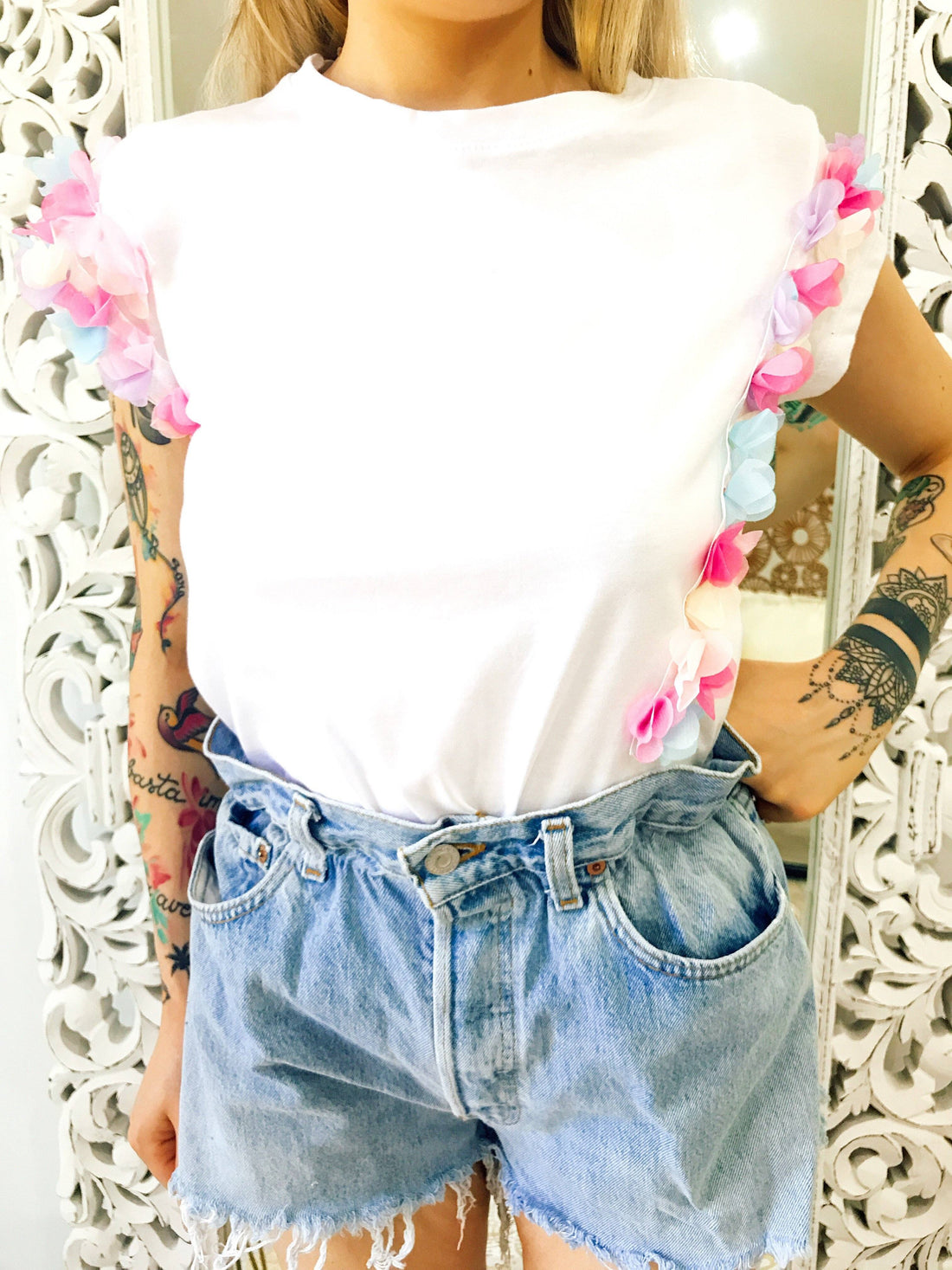 T-shirt con petali multicolor - R.a. Boutique 