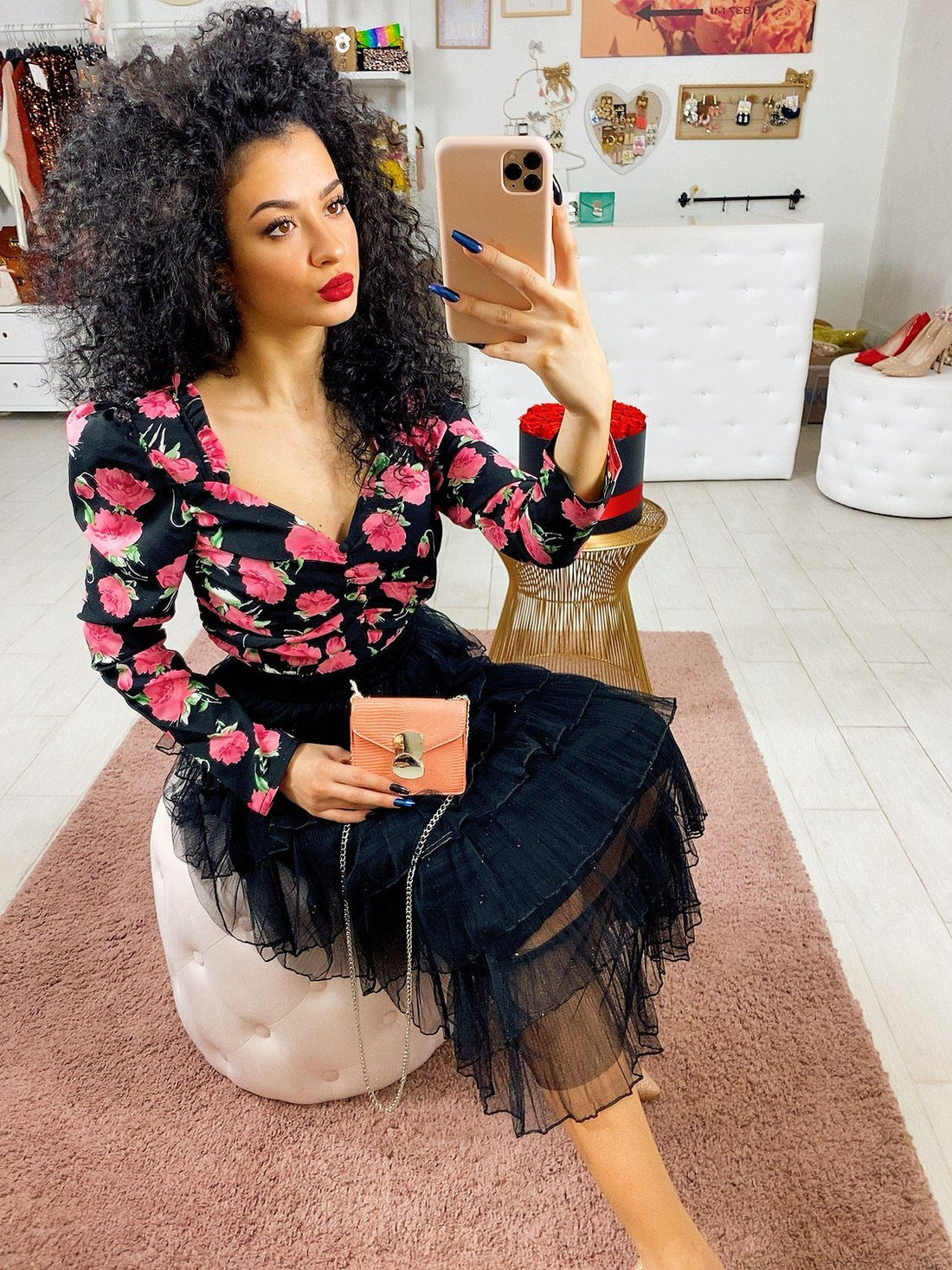 Top a fiorellini nero - R.a. Boutique 