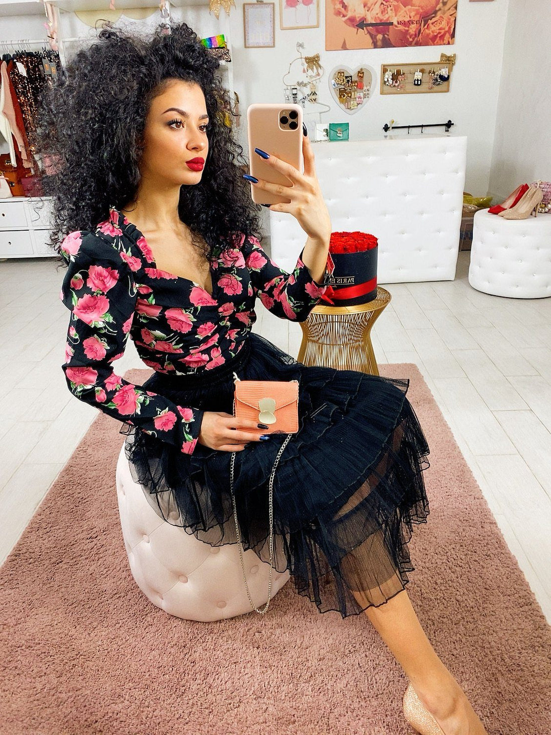 Top a fiorellini nero - R.a. Boutique 